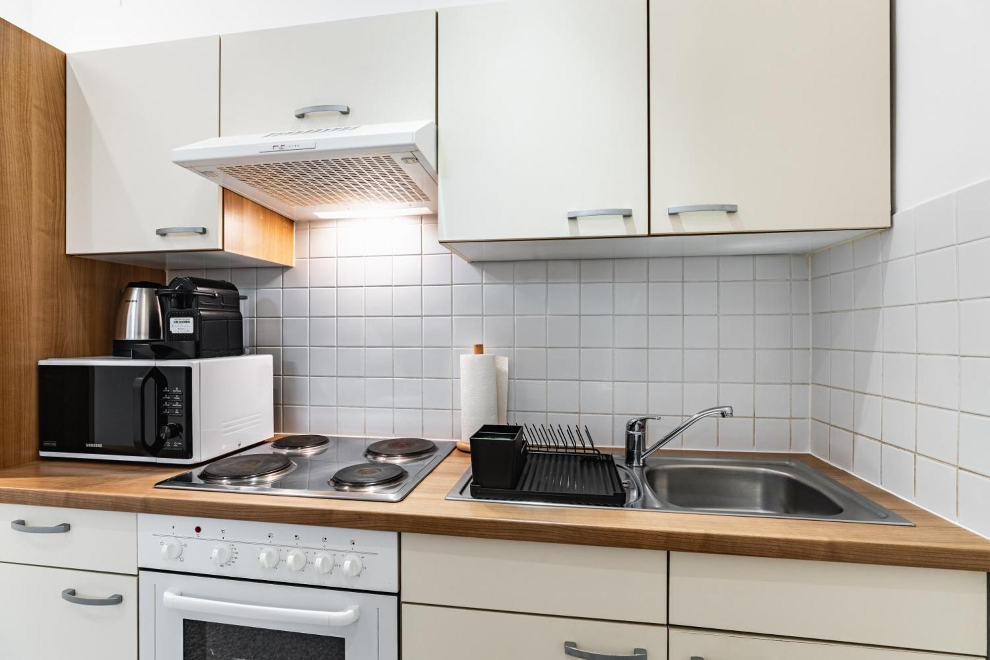 Spacious 3-room Apt. 15 Min To The Center Apartament *