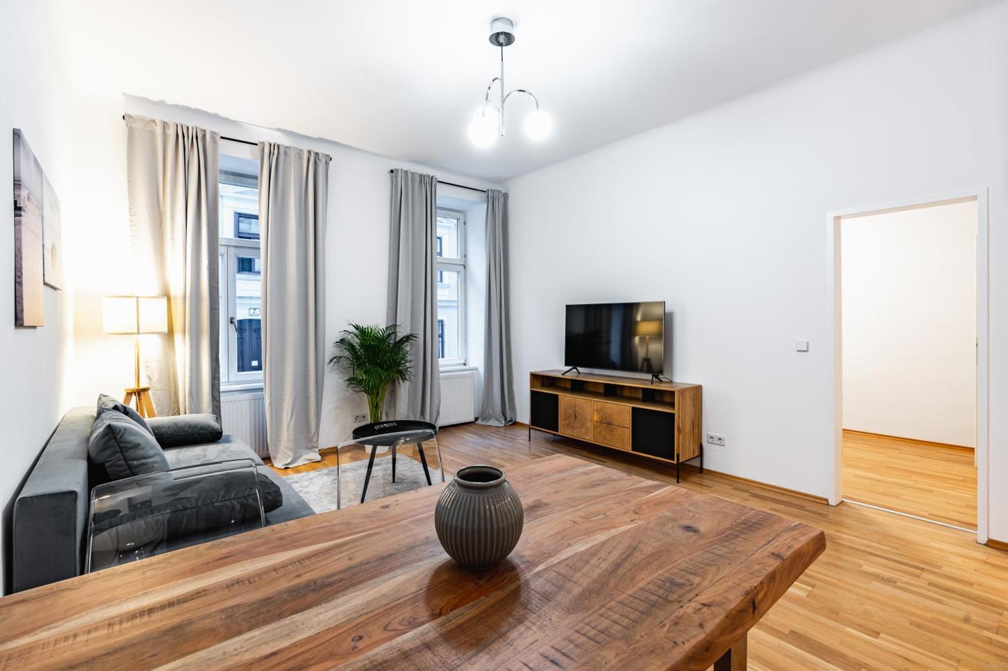 Apartament Spacious 3-room Apt. 15 Min To The Center *